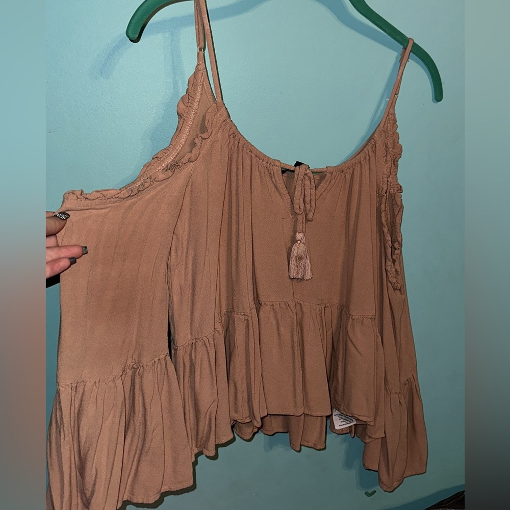 American Eagle Ruffle top